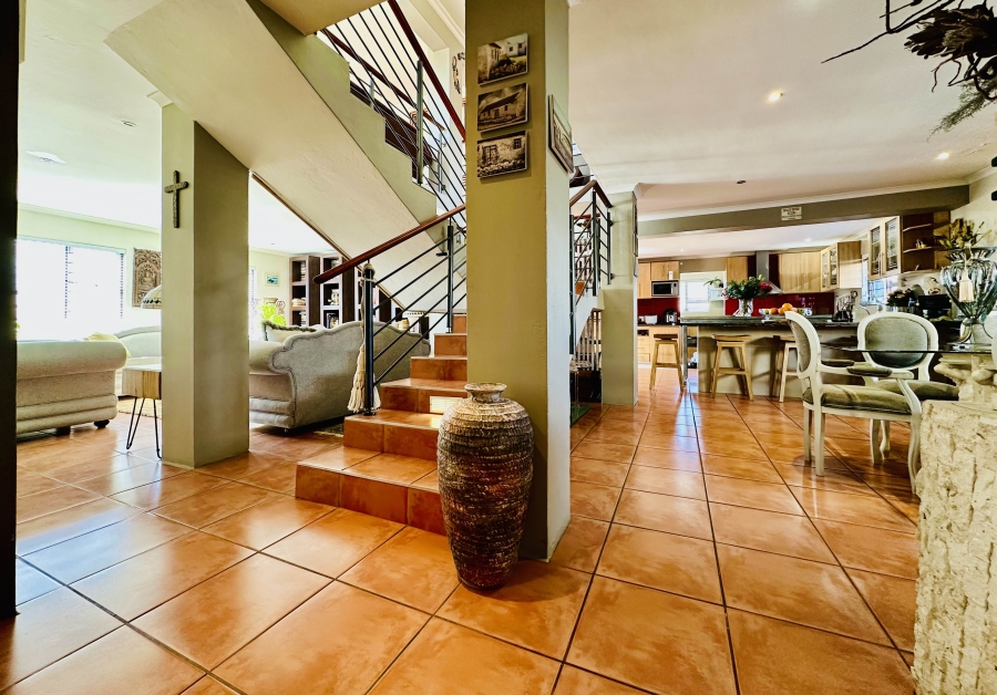 3 Bedroom Property for Sale in De Kelders Western Cape